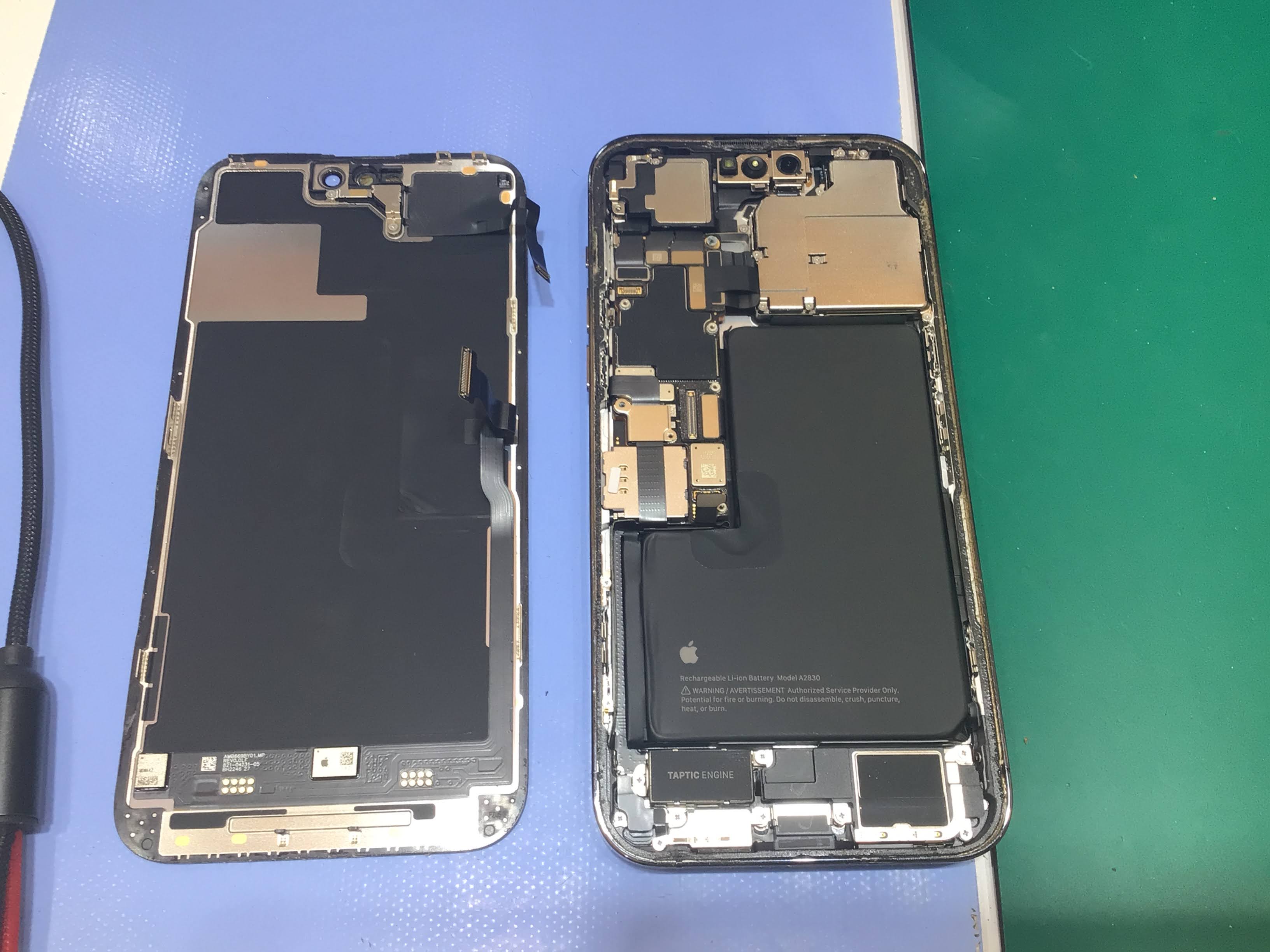 iPhone14ProMaxのバッテリー交換は、データそのまま・即日修理のスマホ修理工房イーアス高尾店へ！